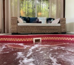 Jacuzzi